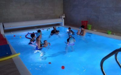 First sessions of aquatic stimulation with babies